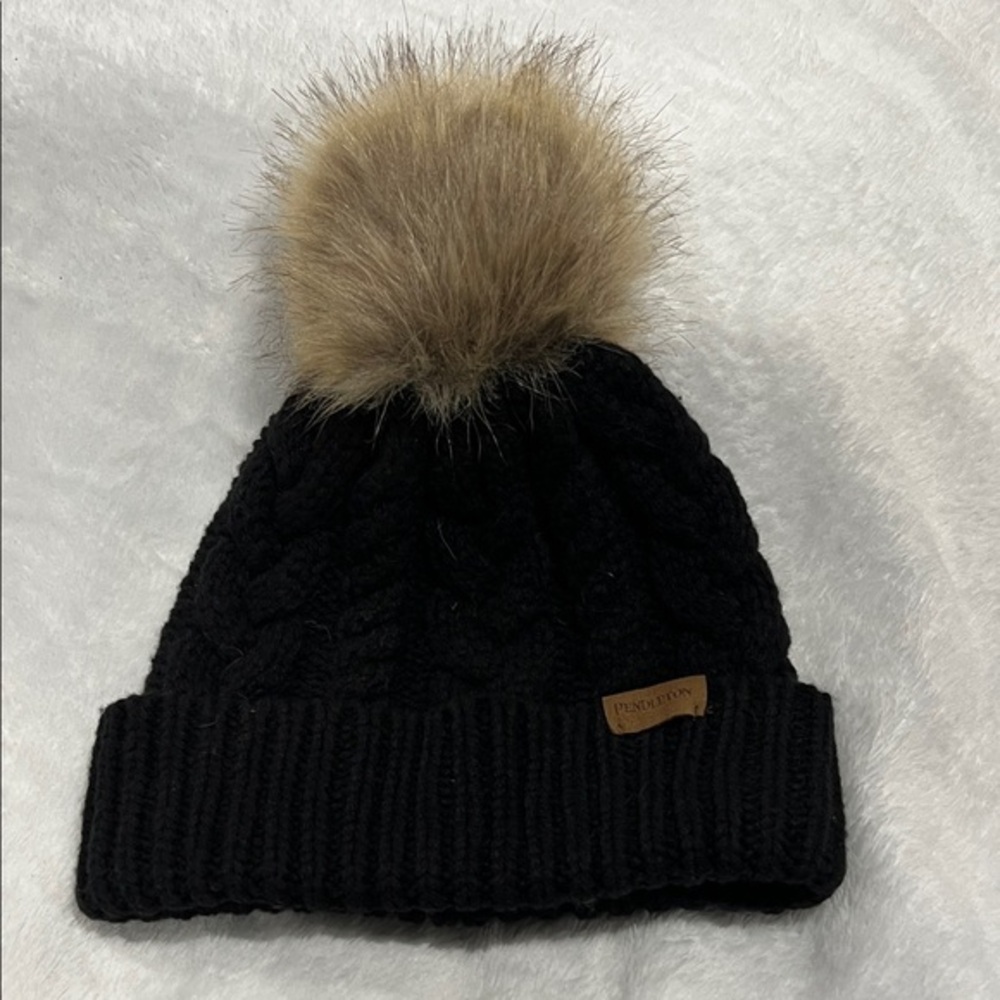 Pendleton LambsWool Black Knit Beanie with Faux Fur Pom Sz OS